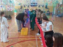 b_1024_768_0_00_images_2023_2024_WYDARZENIA_Choinka_419923322_840370674557549_4107378257775022831_n